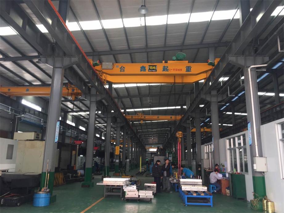 電動雙梁起重機1
