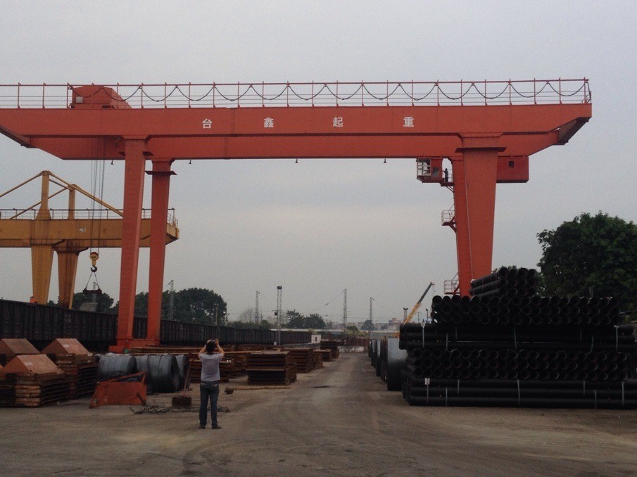 廣州神山郭塘鐵路專用線貨場MG32 10T龍門起重機